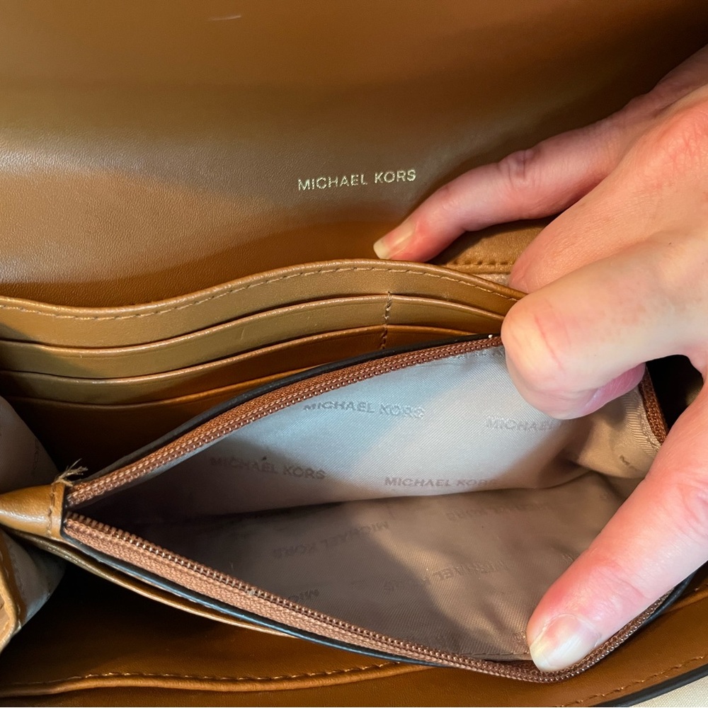 Michael Kors Mott Leather Wallet View 6